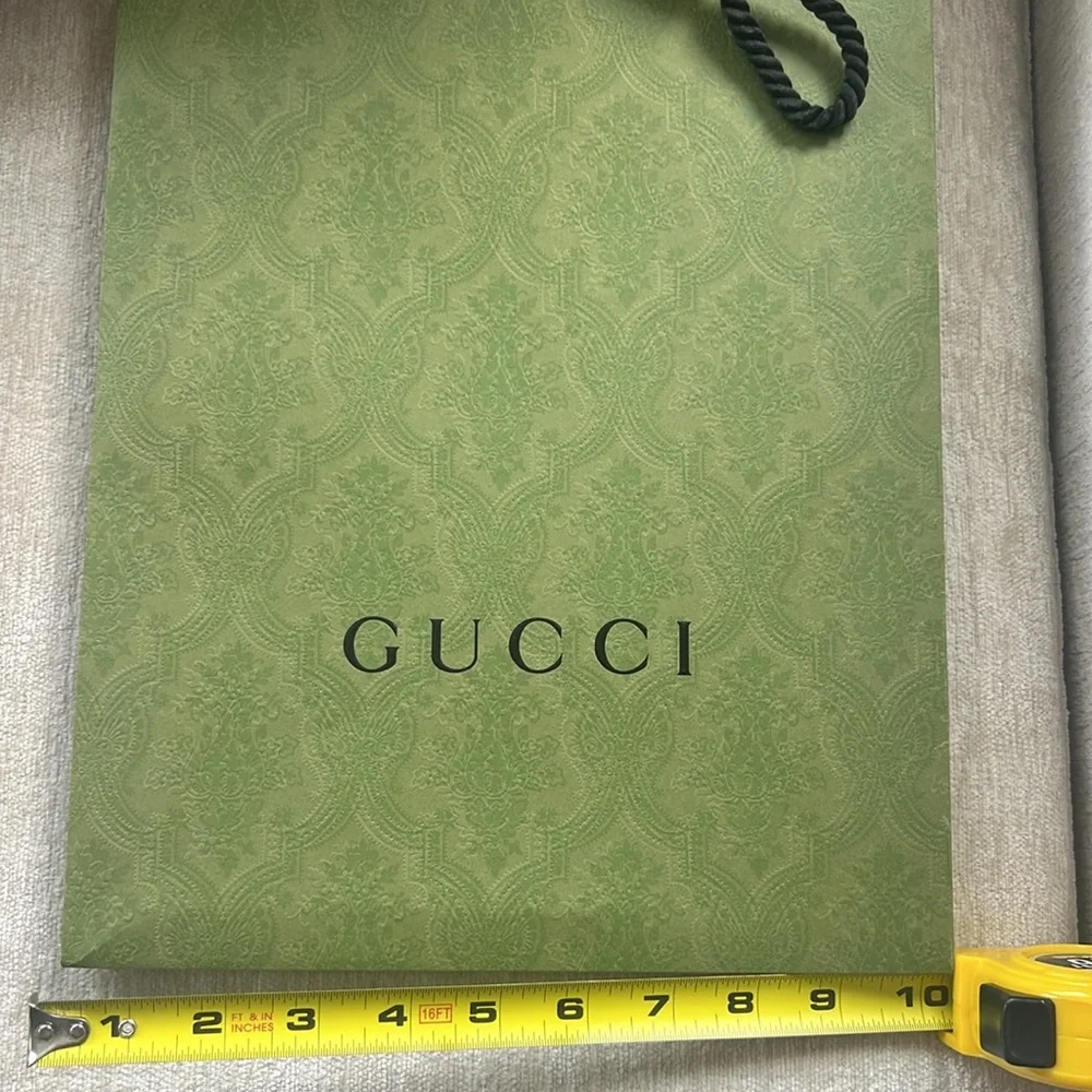 Bundle of original Gucci, Louis Vuitton, Chanel, St. John Luxury bags. - Picture 5 of 9